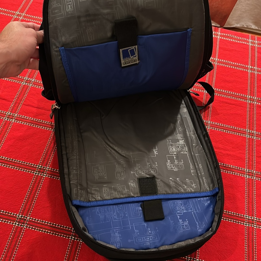 Ogio Backpack. Excellent Condition. - Picture 4 of 5